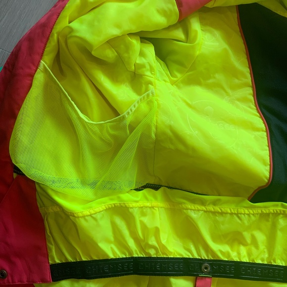 🏔 Chiemsee Bright Ski and Snowboard Jacket 🏔 - Picture 13 of 15